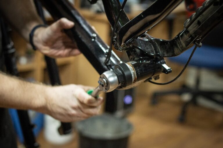 bicycle crank arm removal bike maintenance workshop